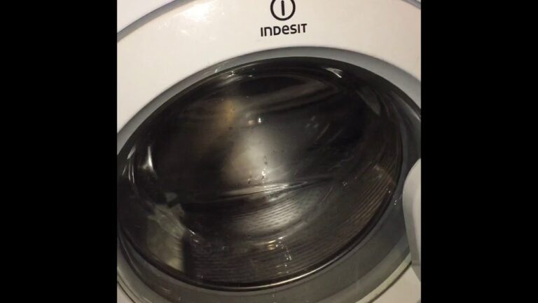Come risolvere i problemi di lampeggiamento di tutte le spie sulla lavatrice Indesit