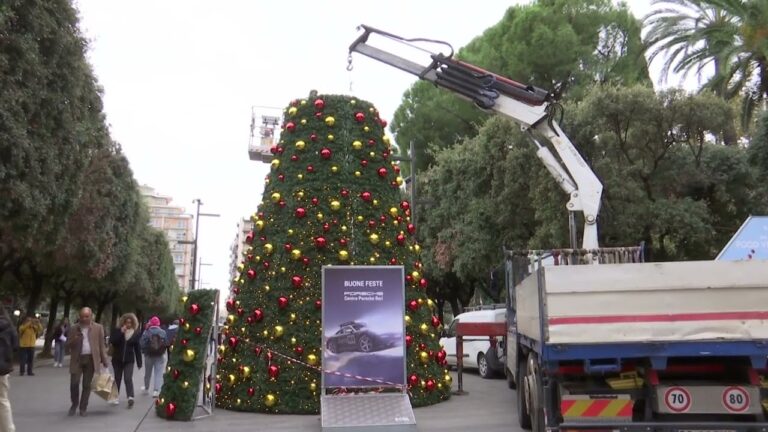 Capodanno 2024 a Napoli: Pacchetto Cenone e Pernottamento Ottimizzato